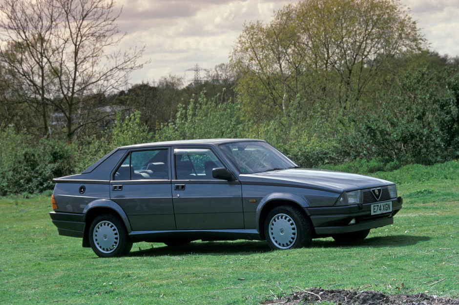 Alfa Romeo 75 