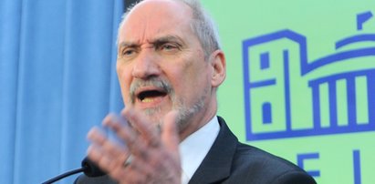 Macierewicz z raportem w Europarlamencie