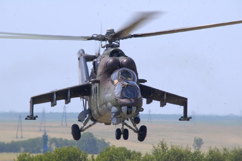 Śmigłowce uderzeniowe Mi-24 służą w Wojsku Polskim już ponad 40 lat. Śmigłowce mają być zastąpione przez kupowane z USA AH-64E Apache.