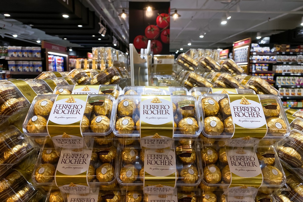 Penang,,Malaysia,-,May,19,,2020:,Ferrero,Rocher,Chocolate,Stacking