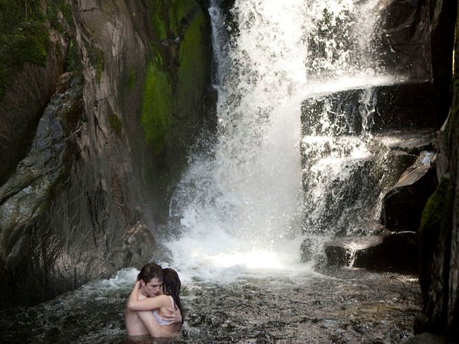 Kristen Stewart i Robert Pattinson w filmie 'Saga Zmierzch: Przed świtem, część 1'