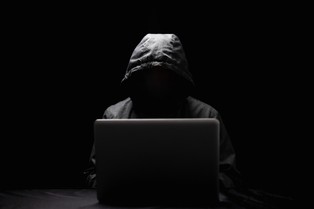 NASK ostrzega: Oszuści rozsyłają e-maile z groźbami zabójstwa