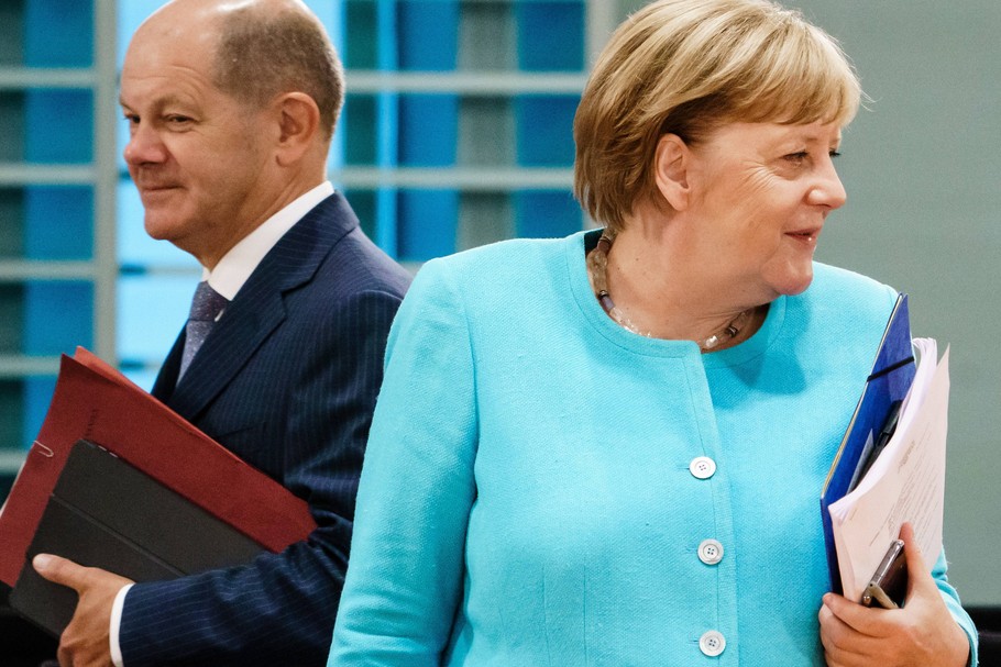 Kanclerz Angela Merkel wraz z ministrem finansów RFN Olafem Scholzem podczas posiedzenia rządu, 19.08.2020, Berlin