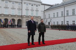 wołodymyr zełenski w warszawie. czego będą dotyczyły tematy rozmów?