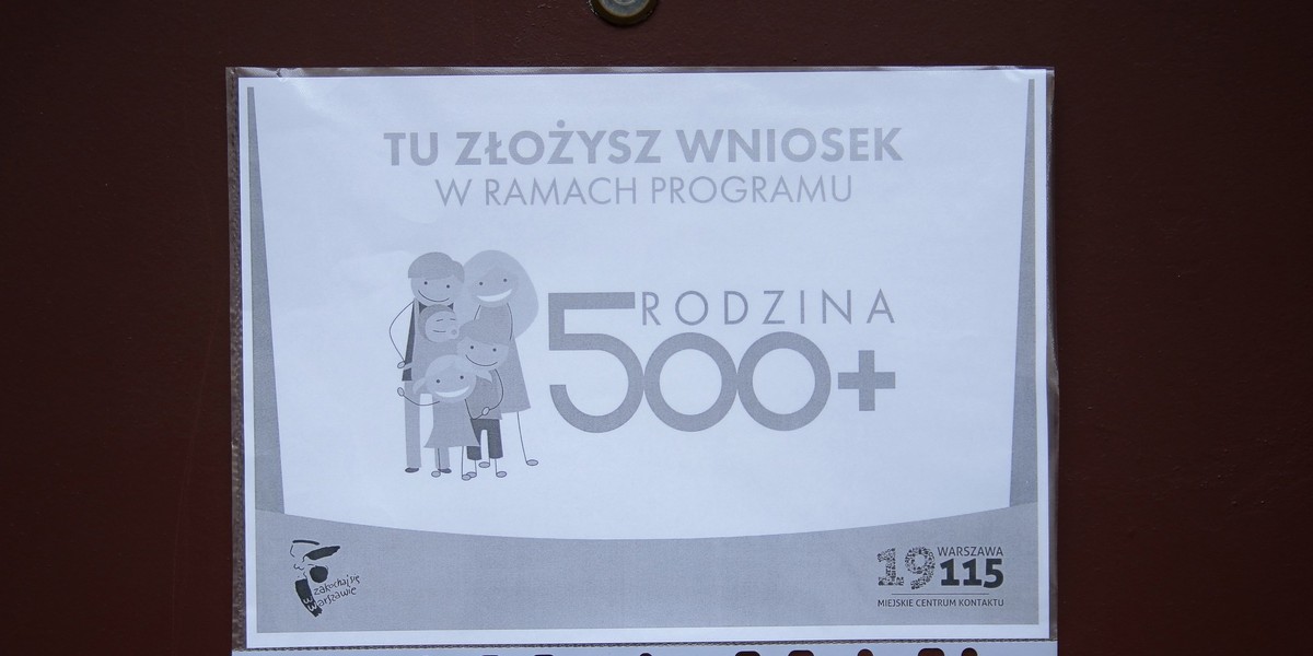 Gdy samotny rodzic wnioskuje o 500 plus na drugie lub kolejne dziecko, nie musi mieć ustalonych alimentów - zdecydował sąd