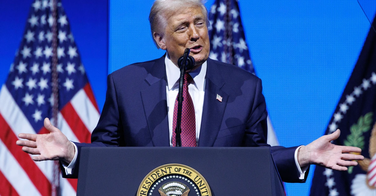 Donald Trump faworytem do zdobycia Pokojowej Nagrody FIFA. Dostanie ją po "znajomości"