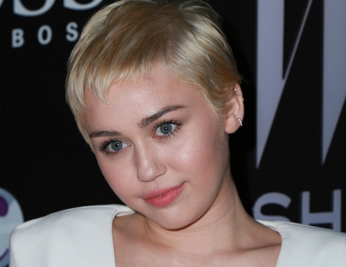 Miley Cyrus nie umie przeliterować "Schwarzenegger"