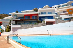 Ceny greckich domów spadły o 30 proc. Czy to czas na zakupy?