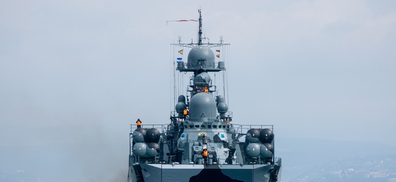 Atak na rosyjski okręt rakietowy. "Morski maluch" nadpłynął z tyłu...