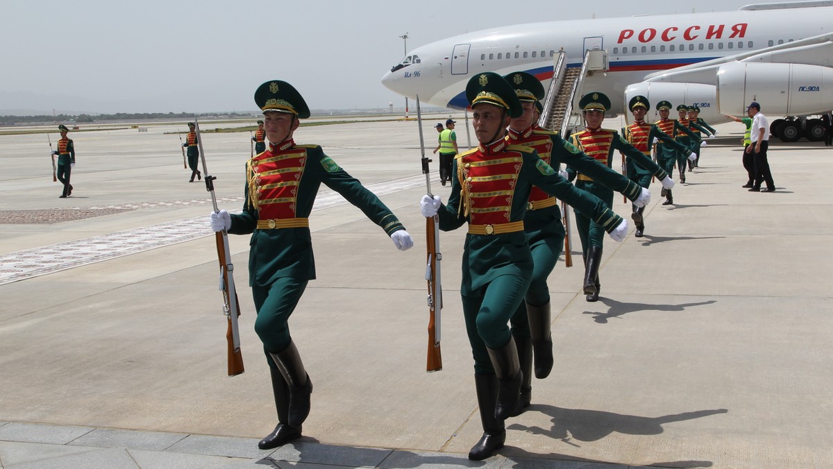 Turkmenistan zdecydował się na totalną blokadę dostępu swoich obywateli do informacji ze źródeł innych niż media krajowe, w większości kontrolowane przez władzę.