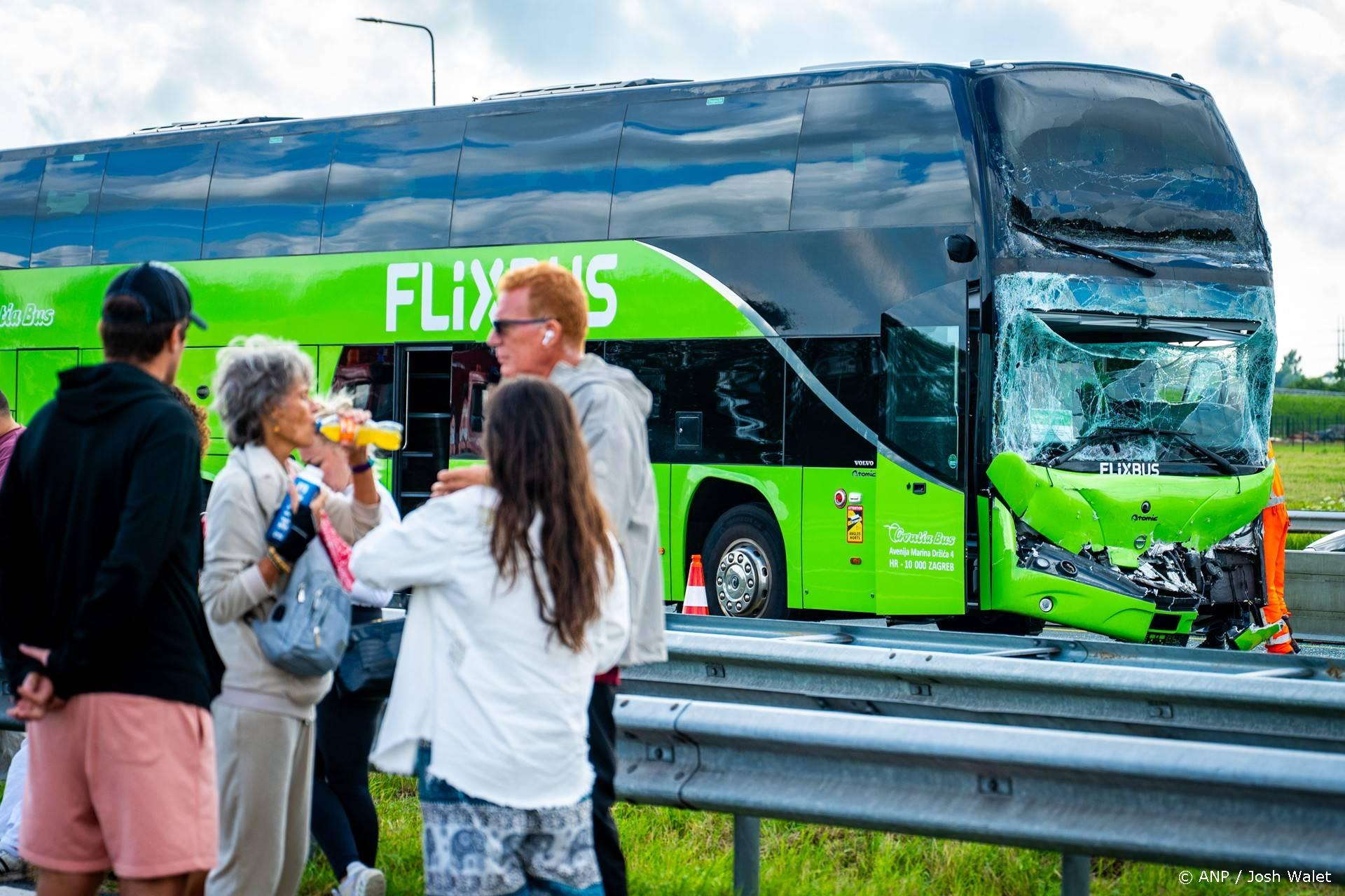 A4 en A44 weer open na busongeval Nieuw-Vennep