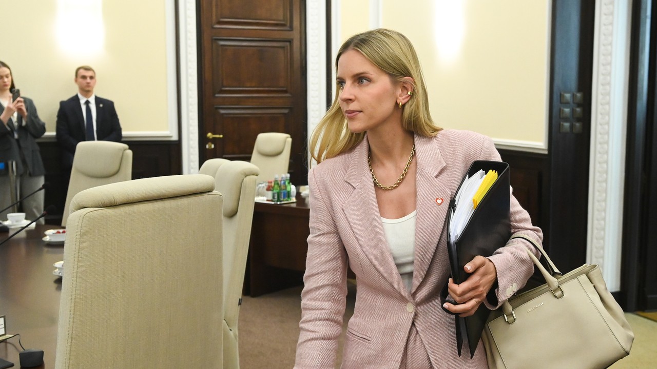 Śmierć dziecka w rodzinie zastępczej. Wiceministra zabrała głos