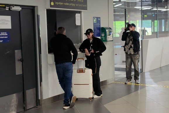(VIDEO) PRIJA DOŽIVELA PEH NA AERODROMU Pomešala kofer, pa se odmah vratila, evo kako je reagovala: "Dešava se"