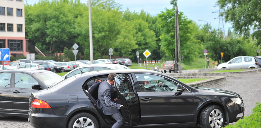 Minister Nowak. Zobacz jaką ma wypasioną brykę