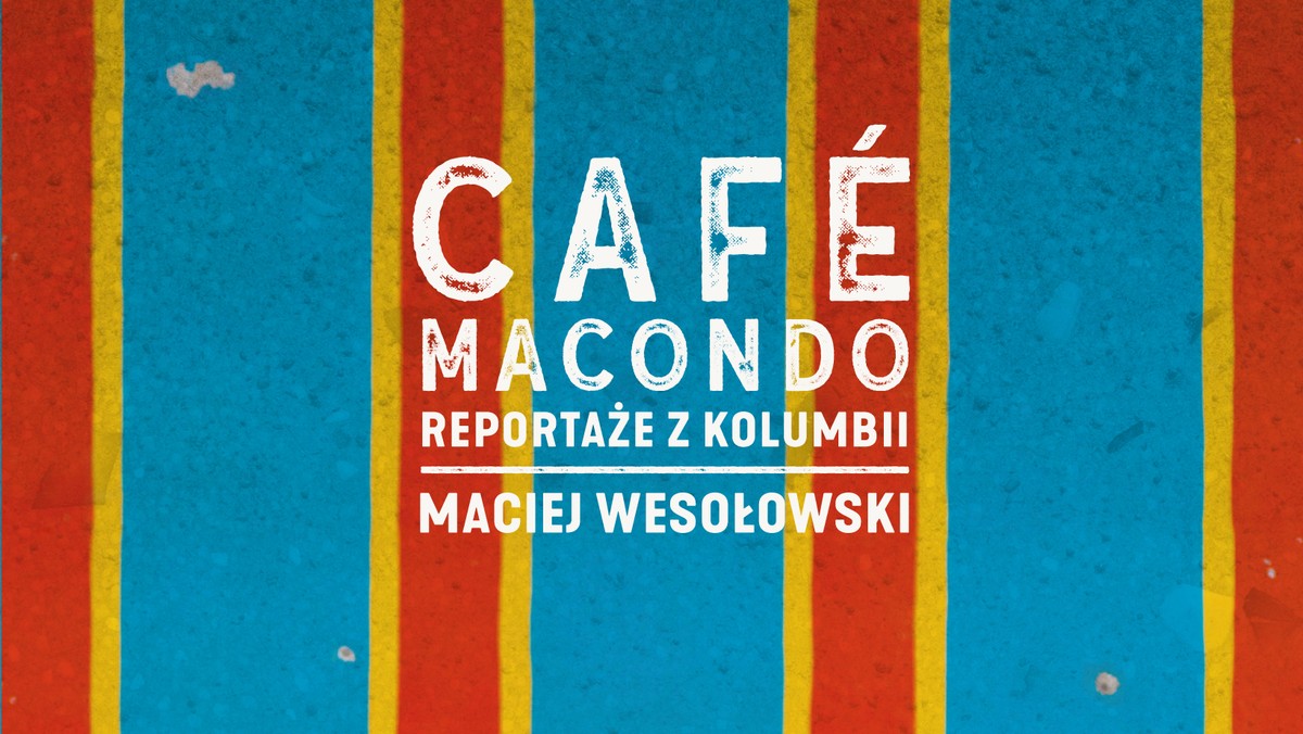 Do Cafe Macondo trafia podróżując po Kolumbii Maciej Wesołowski. Reporter próbuje zrozumieć, dlaczego Kolumbijczycy nie lubią filmu "Narcos", ale wielu uważa Pablo Escobara za bohatera narodowego. Jak to możliwe, że w "Tańcu z gwiazdami" rywalizują tam ze sobą była partyzantka i porwany przez partyzantów policjant. Opowiada o odbudowie kraju, przez który przetoczyła się najdłuższa wojna domowa współczesnego świata. I o tym, jak próbują się ze sobą dogadać ci, którzy przez długie lata byli po różnych stronach barykady.