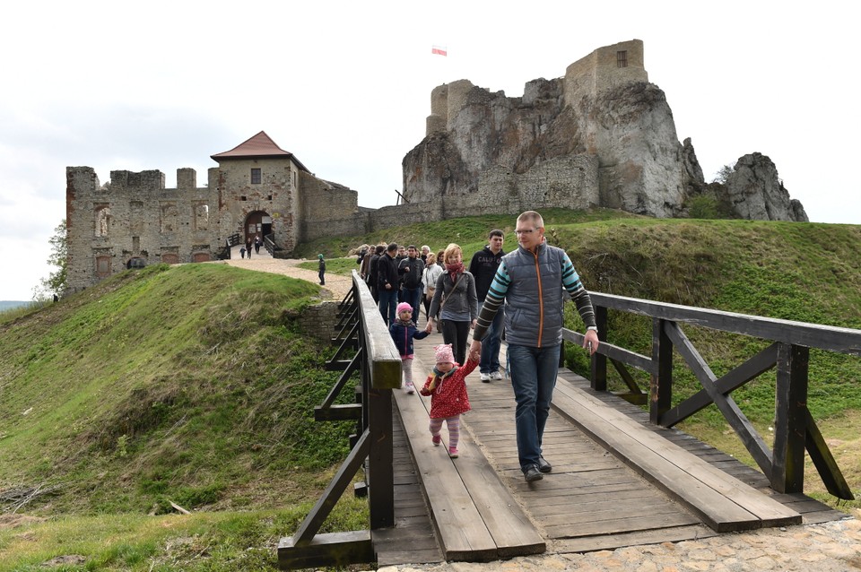 RABSZTYN ZAMEK OTWARTY DLA TURYSTÓW (Zamek w Rabsztynie)