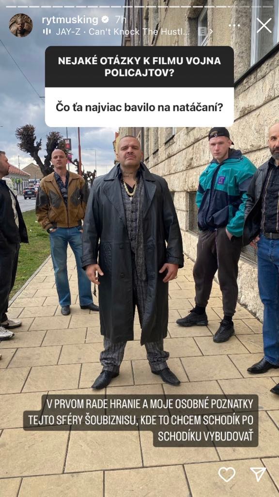 Rytmus odpovedal na otázky o filme Vojna policajtov.