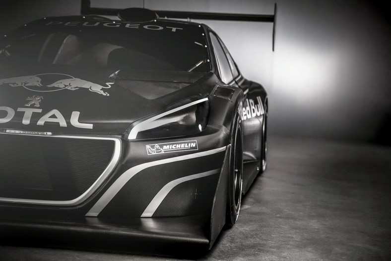 Peugeot 208 T16 Pikes Peak na zdjęciach