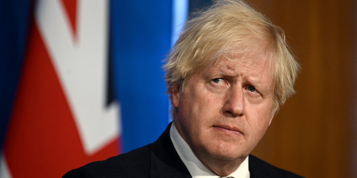 Premier Boris Johnson zapowiedział całkowite luzowanie obostrzeń w Wielkiej Brytanii. Mimo złych danych i prognoz dot. liczby zachorowań.