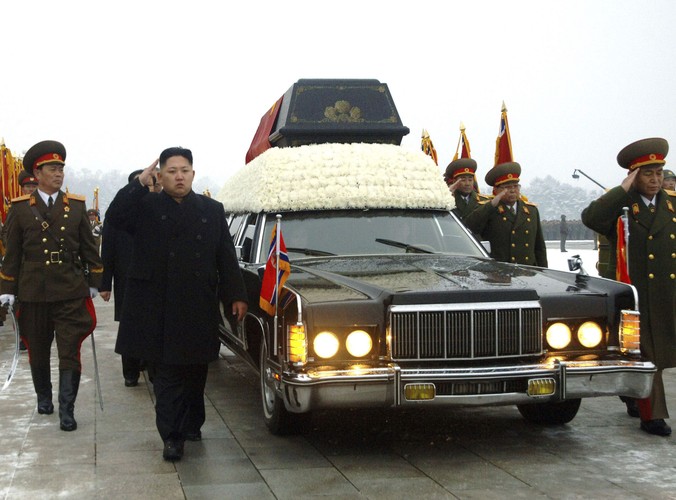 Kim Dzong Un na pogrzebie ojca, Kim Dzong Ila