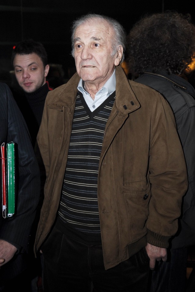 Bata Živojinović