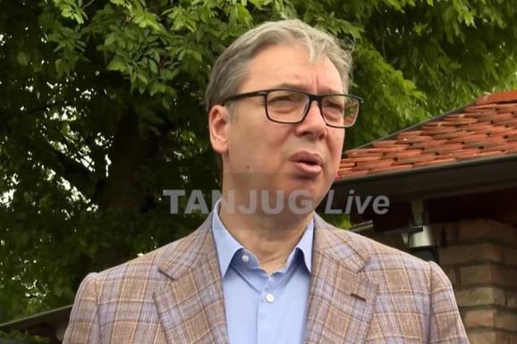 (VIDEO) Vučić u Sremskom okrugu gde obilazi porodicu Bulatović