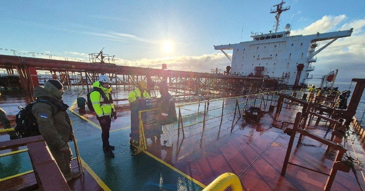 Ten kraj NATO się nie patyczkuje. Rosyjski tankowiec ostrzelany na otwartym morzu