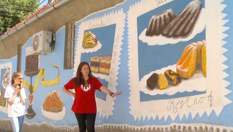 Slatki mural u Sremskim Karlovcima