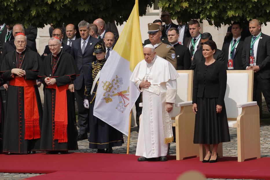 Ferenc pápa fogadása a Sándor-palotánál / Fotó: Knap Zoltán