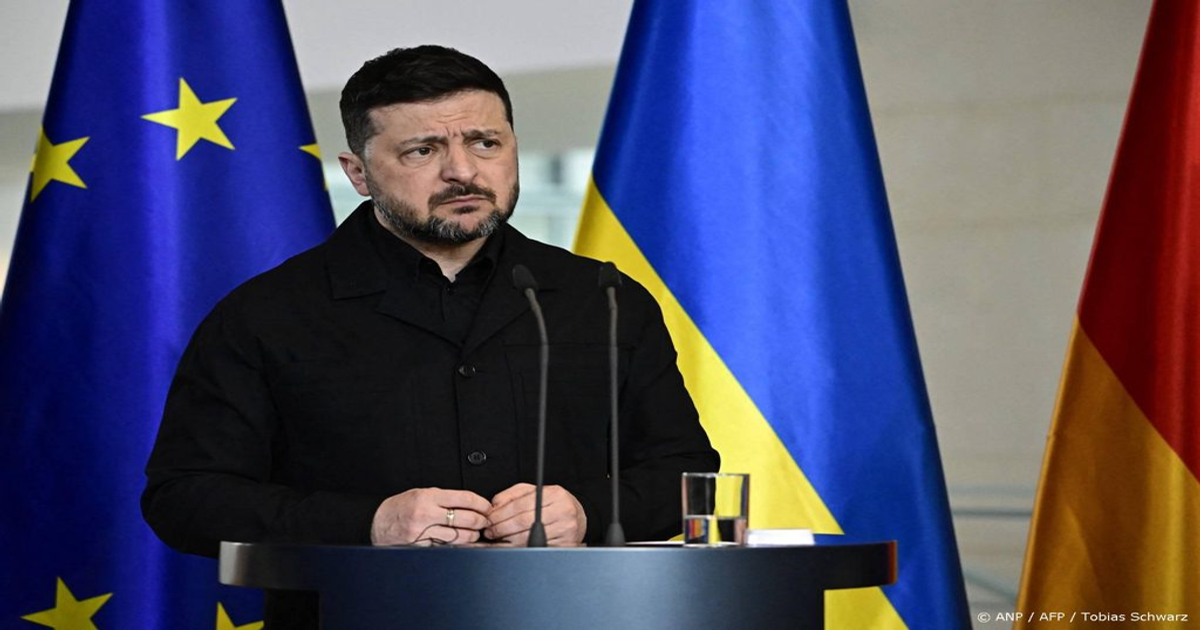 Een achtjarige jongen en elf anderen gedood bij Russische aanvallen op Oekraïne