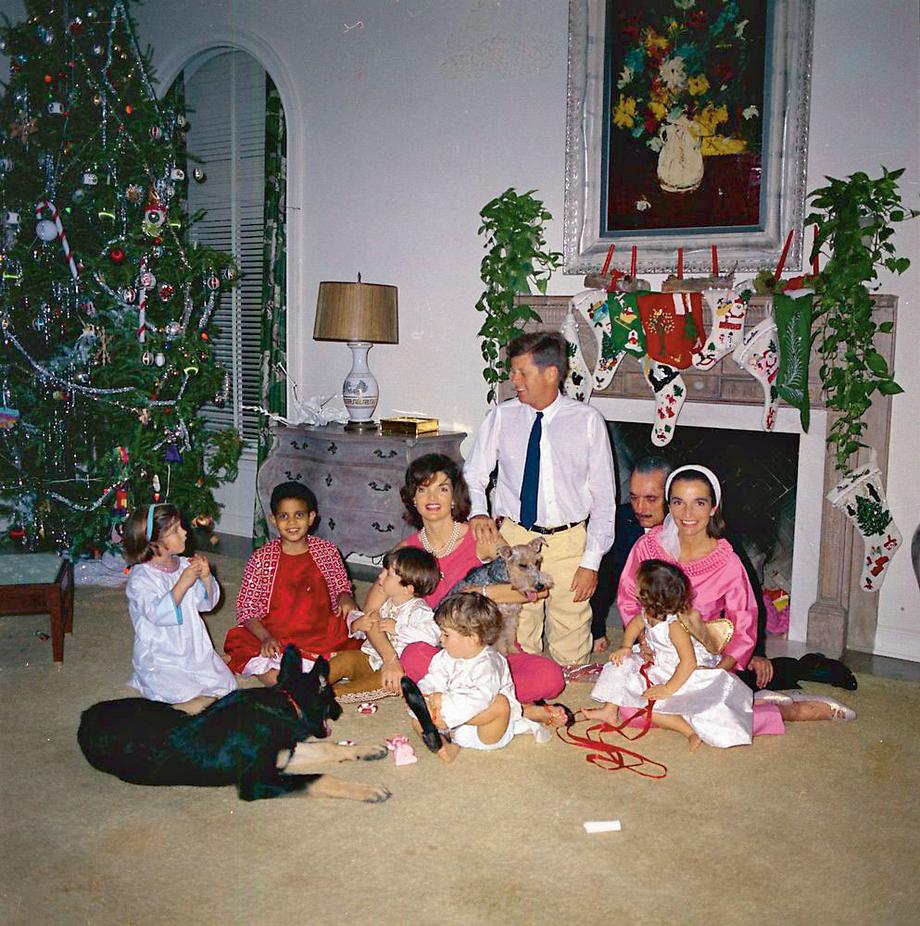 Święta Bożego Narodzenia w Białym Domu w 1962 roku. Lee Radziwiłł po prawej stronie razem z córką Anną Krystyną.