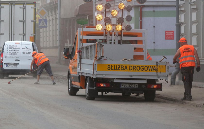 Zgierz sprząta po nawałnicy i broni się przed kolejnymi ulewami 