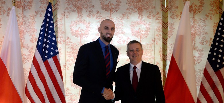 Marcin Gortat w rezydencji ambasadora USA odebrał zaszczytną nagrodę. ZDJĘCIA