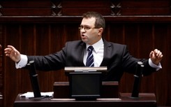 'Newsweek': Girzyński wziął pieniądze na podróż autem. Poleciał samolotem, razem z mamą