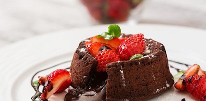 Lava cake to ciasto, które robi wrażenie! Przekonaj się i zrób je samodzielnie