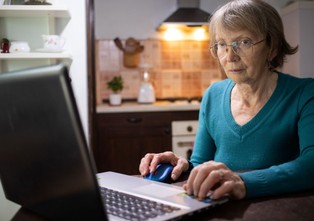 Te osoby nie dostaną trzynastej emerytury. Nawet, gdy mają prawo do świadczenia emerytalnego