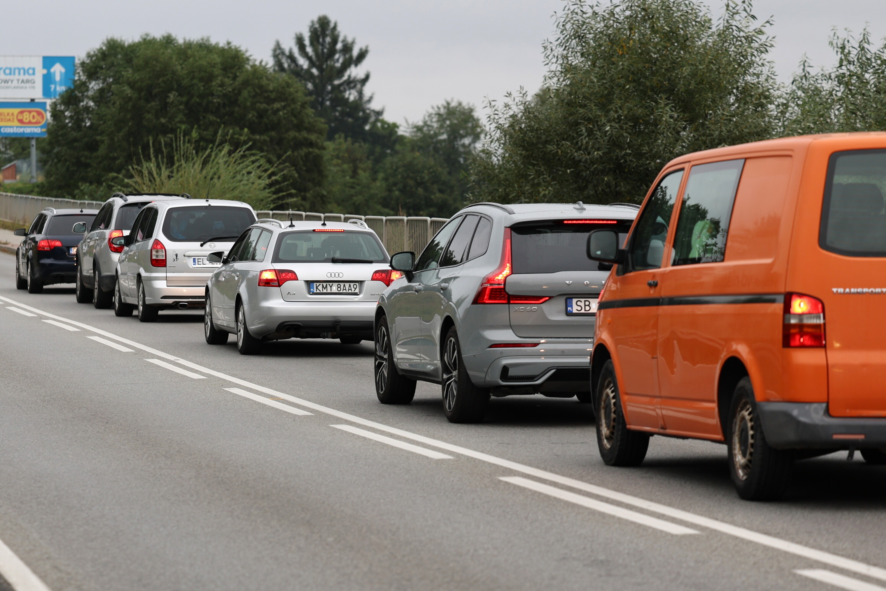 Tłumy w Tatrach: godzinne korki na zakopiance