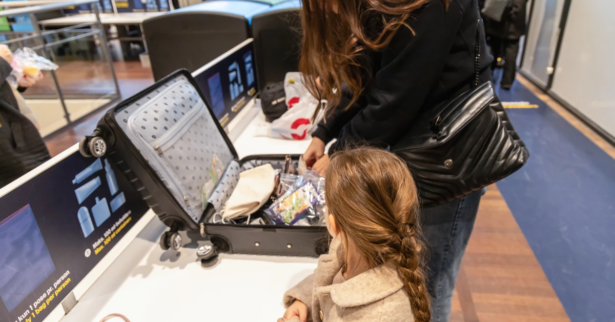 Kończy się koszmar turystów na lotniskach. Po 19 latach zniesiono zakaz