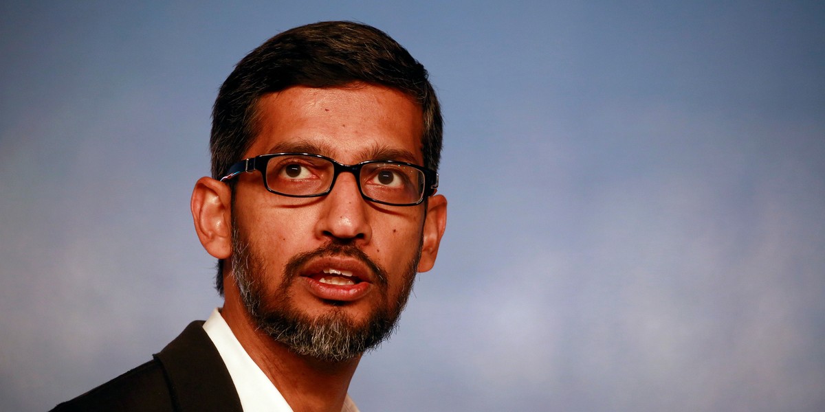 Alphabet (spółka matka Google'a) widzi szansę m.in. w produkcji i sprzedaży własnego sprzętu. Na zdjęciu prezes Google'a - Sundar Pichai