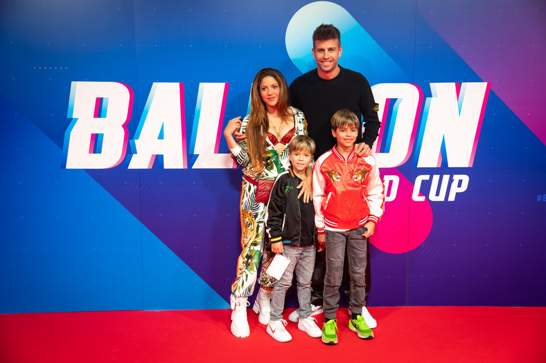 Shakira y Gerard Piqué con sus dos hijos Milan y Sasha