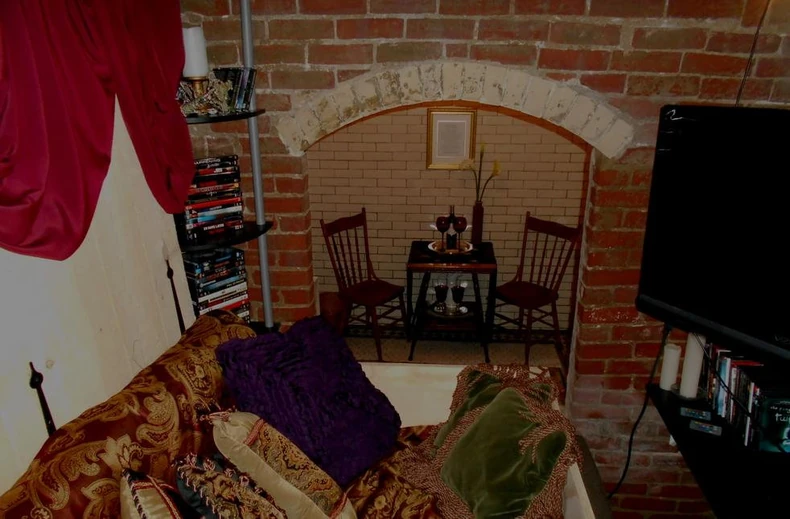 Gosti mogu da odmaraju u mrtvačkim kovčezima ali ne i da prenoće jer hotel nije dobio potrebne licence