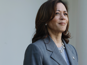 Nem csak elnökjelölt, valódi stílusikon is: Kamala Harris megmutatta, hogyan teheted izgalmassá kedvenc öltönyödet