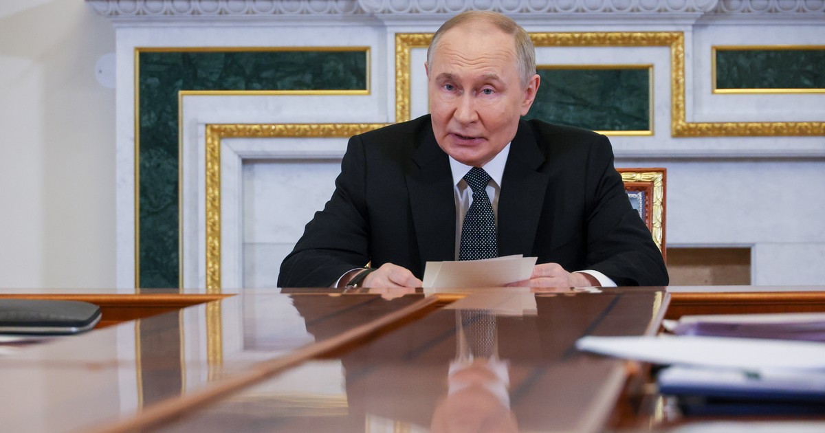 Fotografował dokumenty leżące na biurku Putina. "Cynk Rosjanom mógł dać nie kto inny jak Trump"