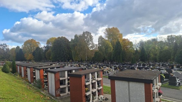 Trwają remonty krakowskich nekropolii