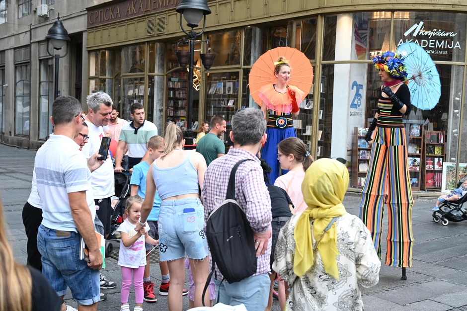 Demografi su mišljenja da bi svaka žena u reproduktivnom periodu trebalo da rodi četvoro dece