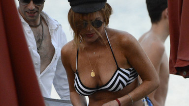 Lindsay Lohan w bikini na greckiej wyspie!