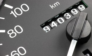 Ponad połowa sprowadzonych do Polski samochodów ma ponad 10 lat