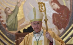 Abp Gądecki: Reklama alkoholu powinna być zakazana. Polacy piją dzisiaj więcej niż w czasach PRL-u