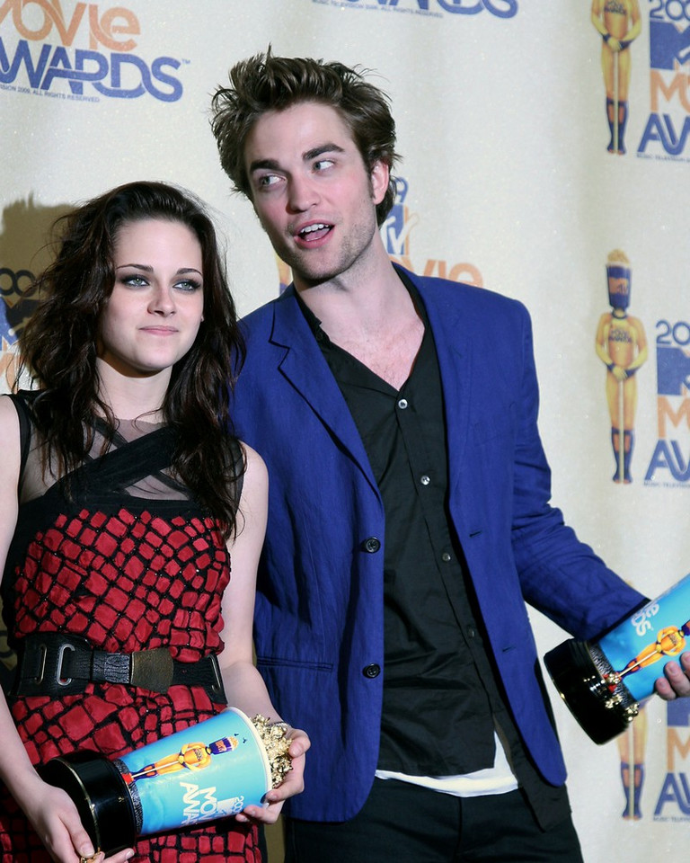 Kristen Stewart (25 l.) i Robert Pattinson (29 l.)