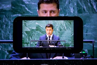 Zełenski przed brytyjskim parlamentem: Będziemy walczyć o naszą ziemię bez względu na koszty